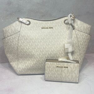 Michael Kors Chain Tote & Wallet Set MK Signature Logo Pale Gold/Cream